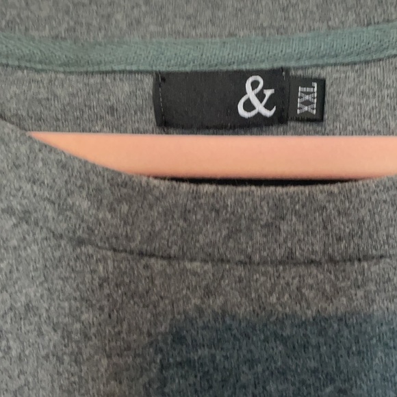 VEUC AMPERSAND AVE crew neck sz XXL rose gold zip - Picture 3 of 4